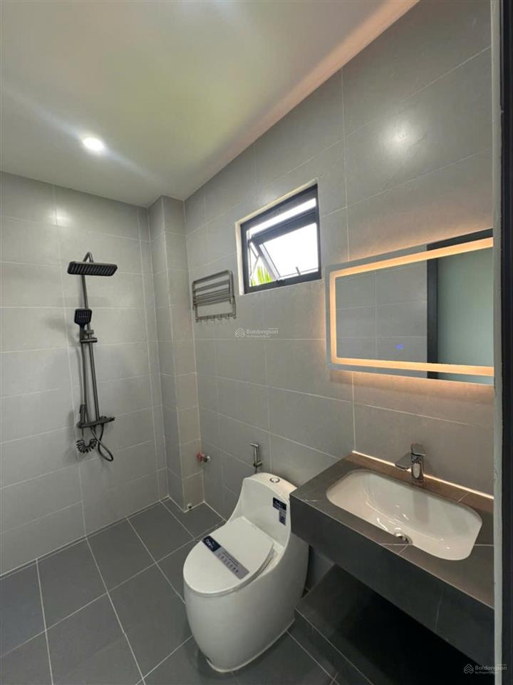 Nhà bán 90m2 ngay công viên biên hùng 3,7 tỷ mới xây hẻm ô tô tận nhà sổ riêng full tiện ích