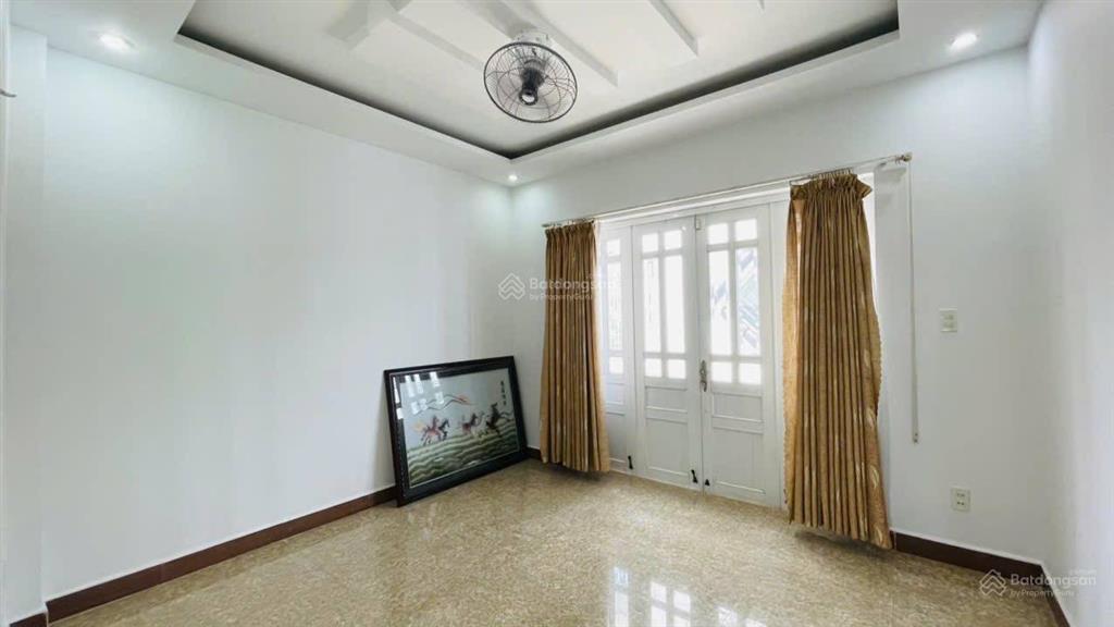 Nhà bán đường d3 khu d2d giá 7,7 tỷ nhà 3 lầu sổ hoàn công 228m2 sàn đối diện mầm non thống nhất