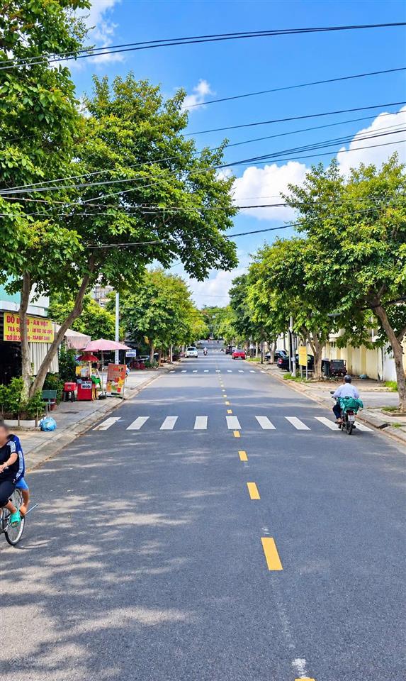 Đất biệt thự mini 3,68 tỷ ngang 8m tổng 92m2 ngay sân banh biên hòa sổ thổ cư xây dựng ngay