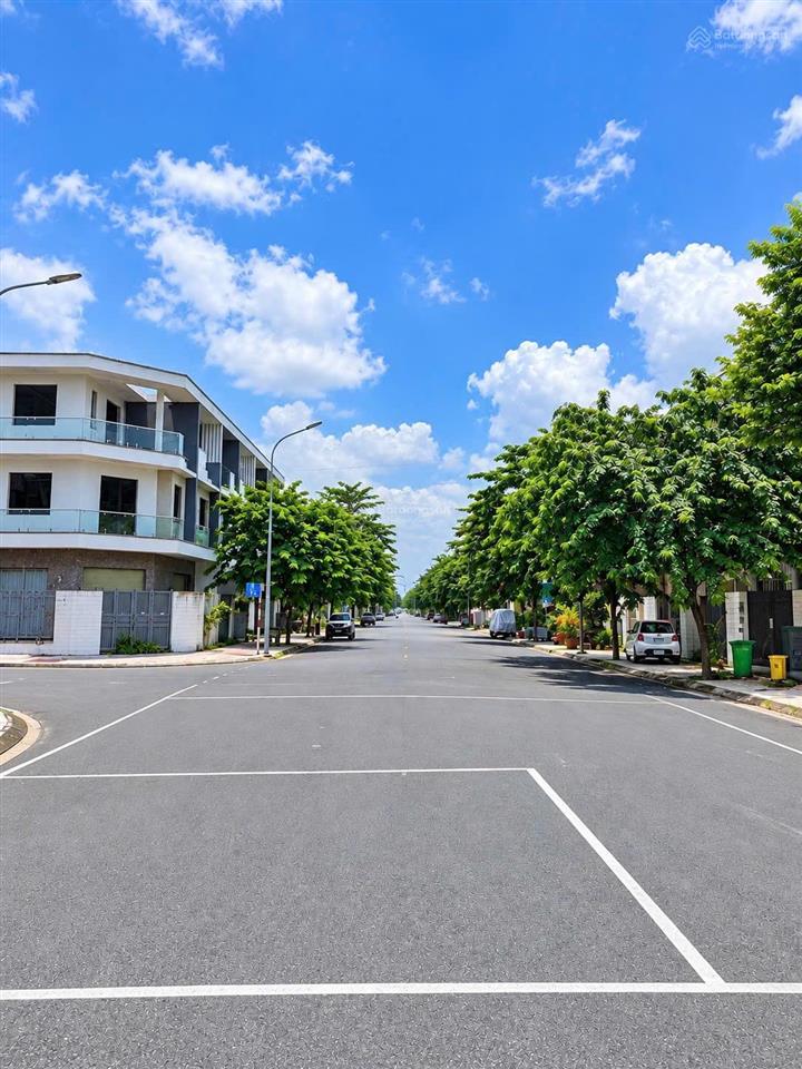 Nhà thô đường e4 kdc bửu long 3 giá 4,6 tỷ nhà 2 lầu sổ hồng hoàn công tự do hoàn thiện