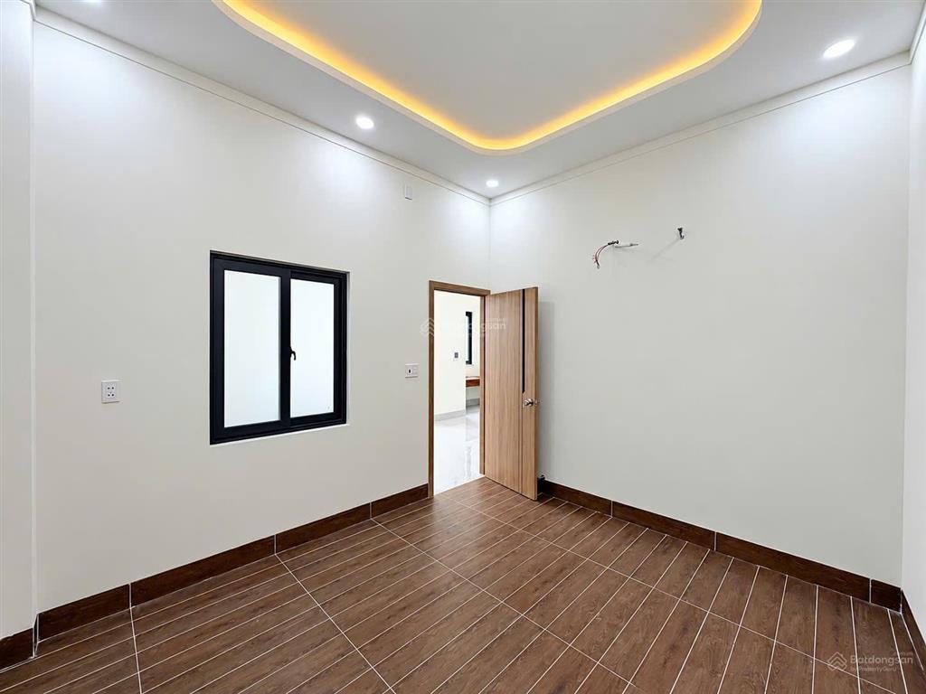 Nhà mới xây 4,15 tỷ ngay co.opmart biên hoà sổ riêng hoàn công vào ở ngay đường rộng 5m cực thoáng
