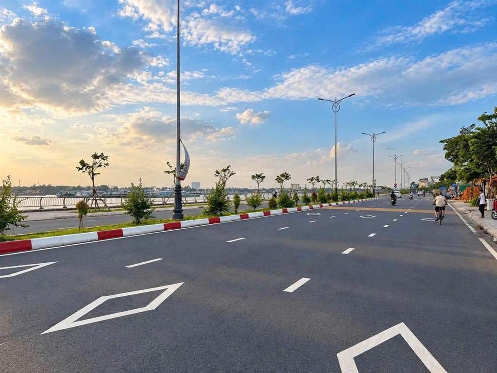 Bán đất bờ kè bửu long đường ven sông 120m2 ngang 7,6m giá 9,5 tỷ siêu đẹp kinh doanh