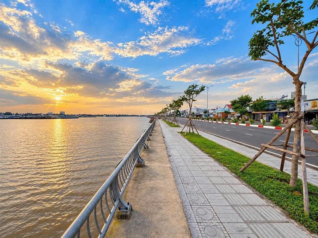 Bán đất bờ kè bửu long đường ven sông 120m2 ngang 7,6m giá 9,5 tỷ siêu đẹp kinh doanh