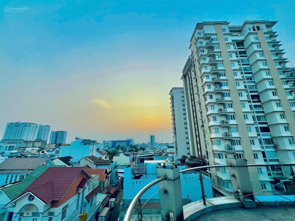 Cho thuê tòa nhà 16 phòng & sân thượng d2d góc 2 mặt tiền, giá chỉ 50tr/th cho làm chdv, homestay