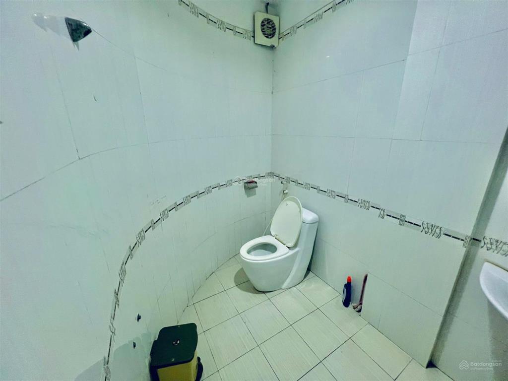 Cho thuê tòa nhà 16 phòng & sân thượng d2d góc 2 mặt tiền, giá chỉ 50tr/th cho làm chdv, homestay