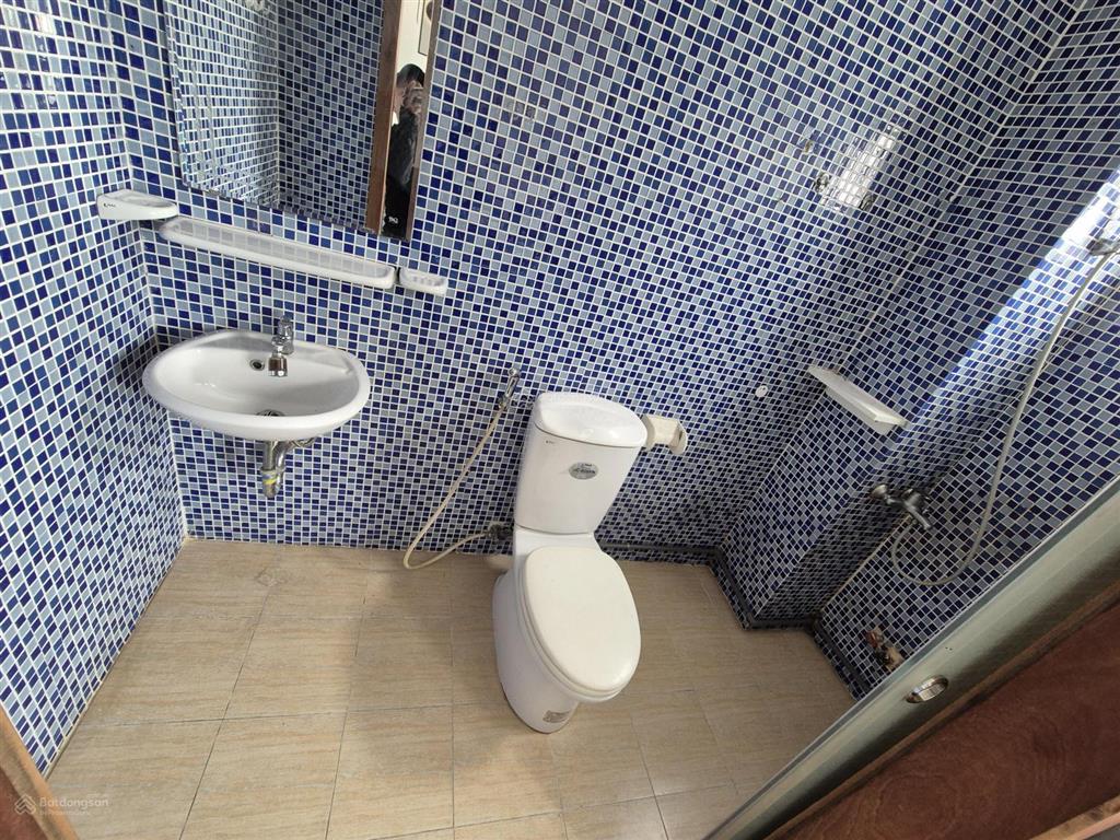 Phòng full nội thất có thang máy cửa sổ trời nguyễn đình chiểu phú nhuận