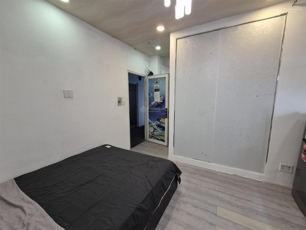 Phòng full nội thất có thang máy cửa sổ trời nguyễn đình chiểu phú nhuận