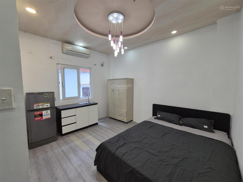 Phòng full nội thất có thang máy cửa sổ trời nguyễn đình chiểu phú nhuận