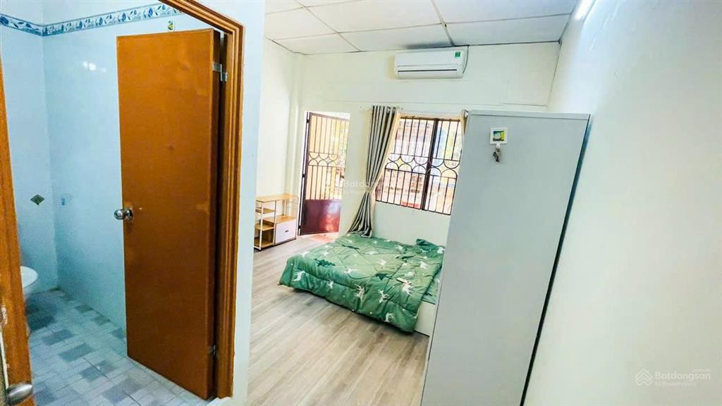 Phòng ban công bếp tách riêng cống quỳnh q1