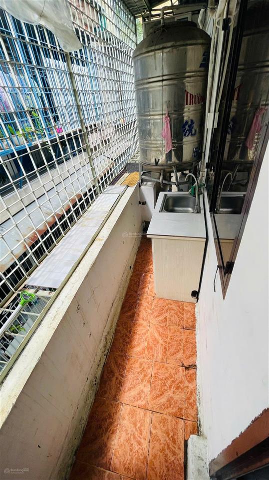 Phòng ban công bếp tách riêng cống quỳnh q1