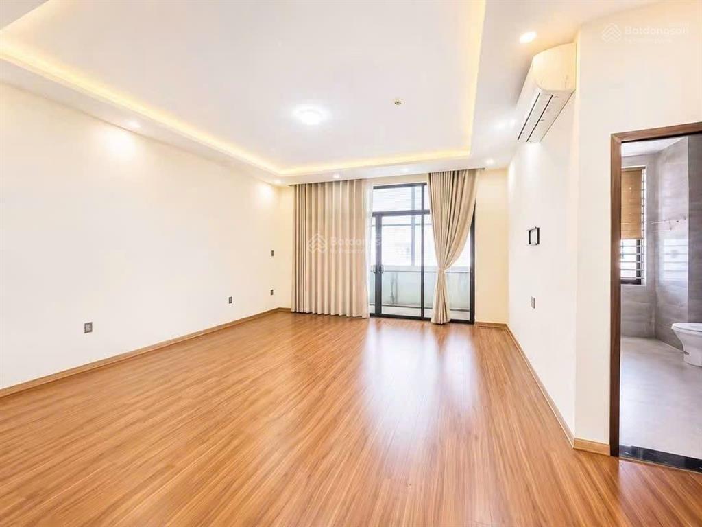Cho thuê shophouse 4 tầng 6pn đường minh mạng