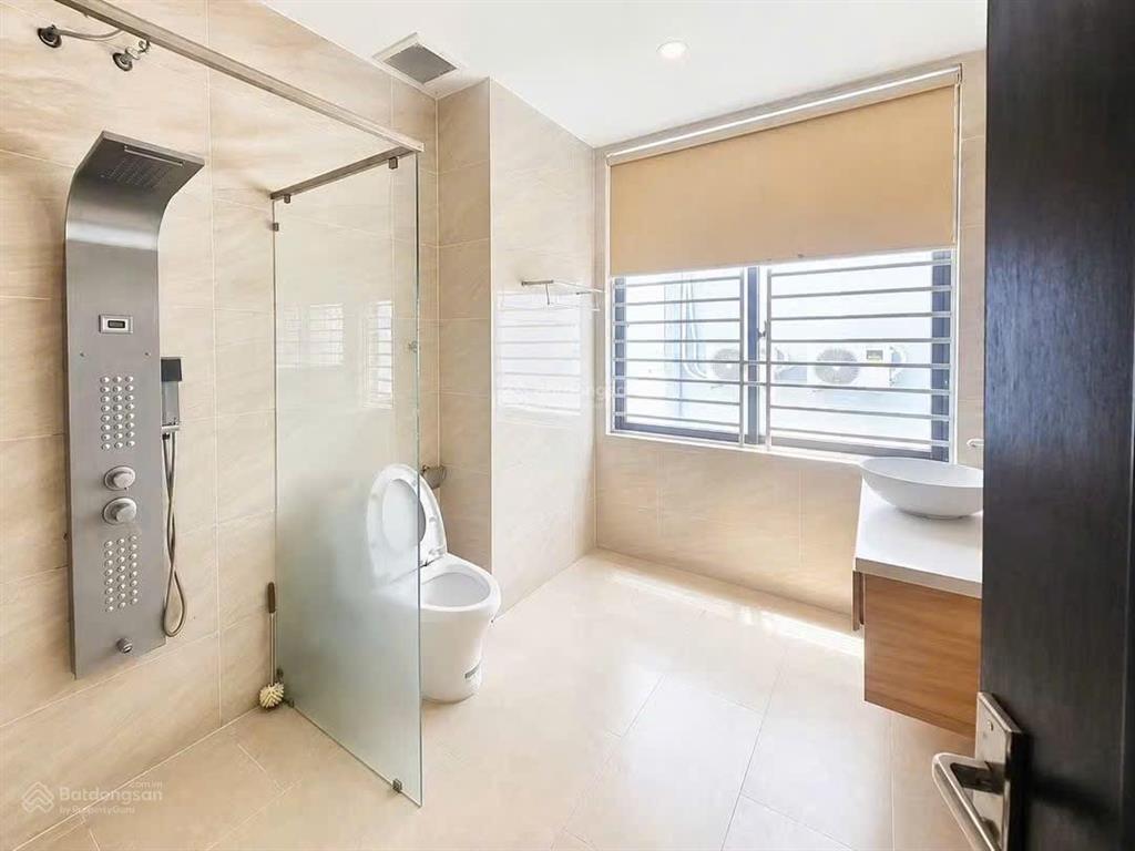Cho thuê shophouse 4 tầng 6pn đường minh mạng