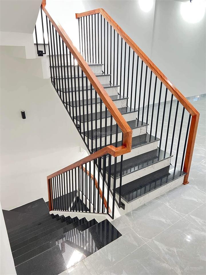 Nhà 3 tầng mới đường lê quảng chí