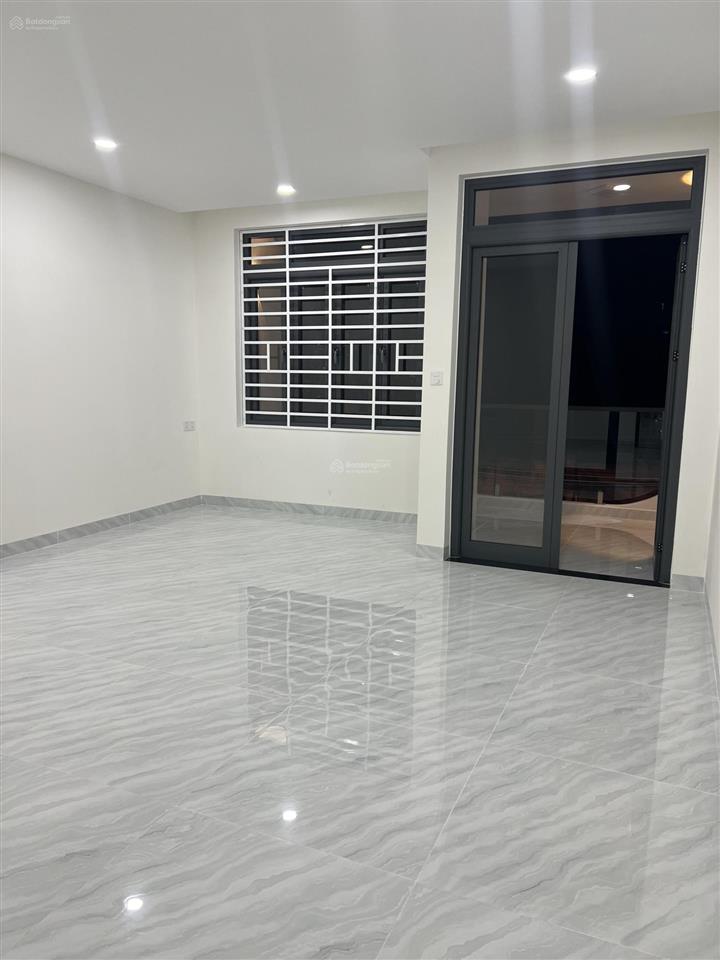 Bán nhà 2 tầng mặt tiền điện biên phủ cách biển nha trang 200m ngang 5m