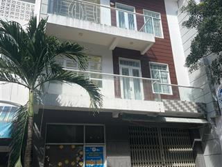 Bán nhà 1 trệt 2 lầu ngang 8m kđt lê hồng phong 2 cách biển nha trang 5 phút di chuyển