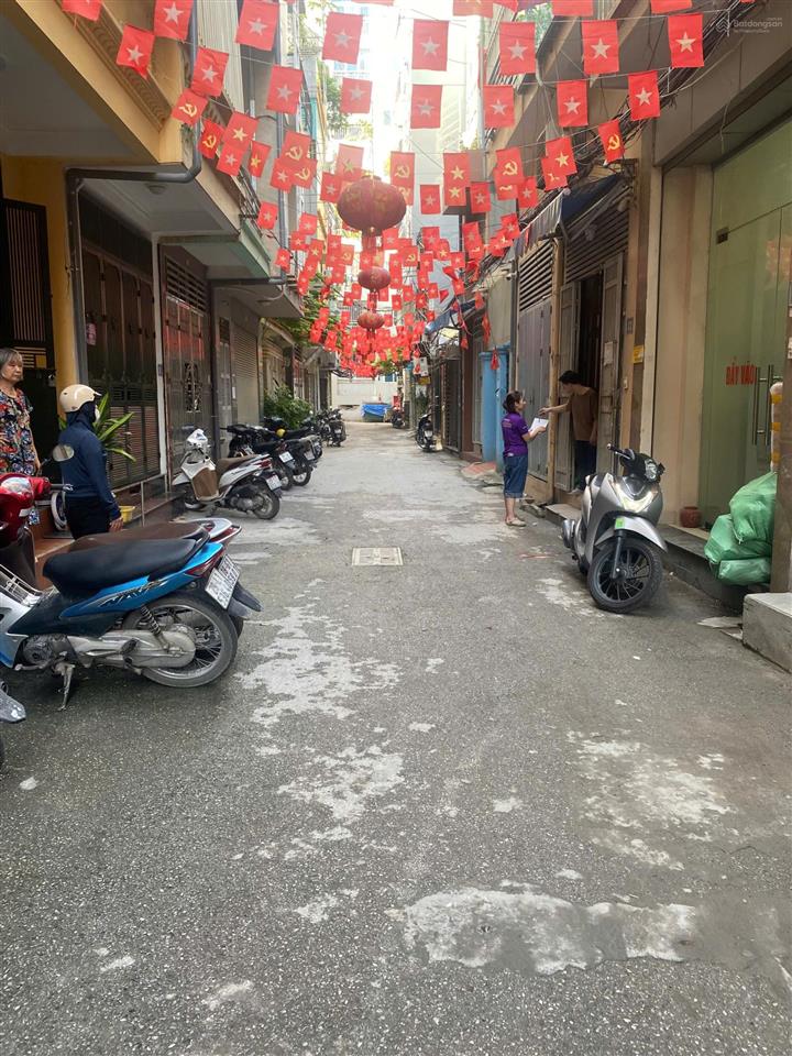Chính chủ cho thuê nhà riêng, dt 60m2, 4,5 tầng, ô tô đỗ cửa. gần chợ, trường học, an ninh tốt