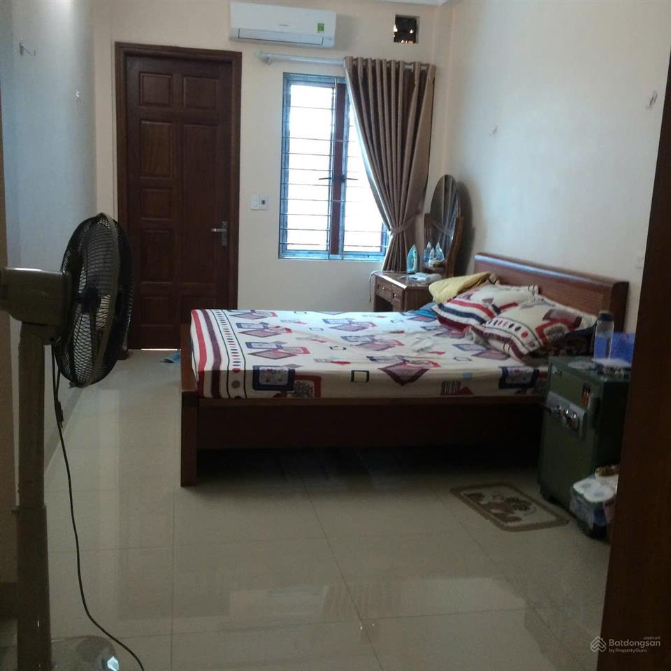 Chính chủ cho thuê nhà riêng, dt 60m2, 4,5 tầng, ô tô đỗ cửa. gần chợ, trường học, an ninh tốt