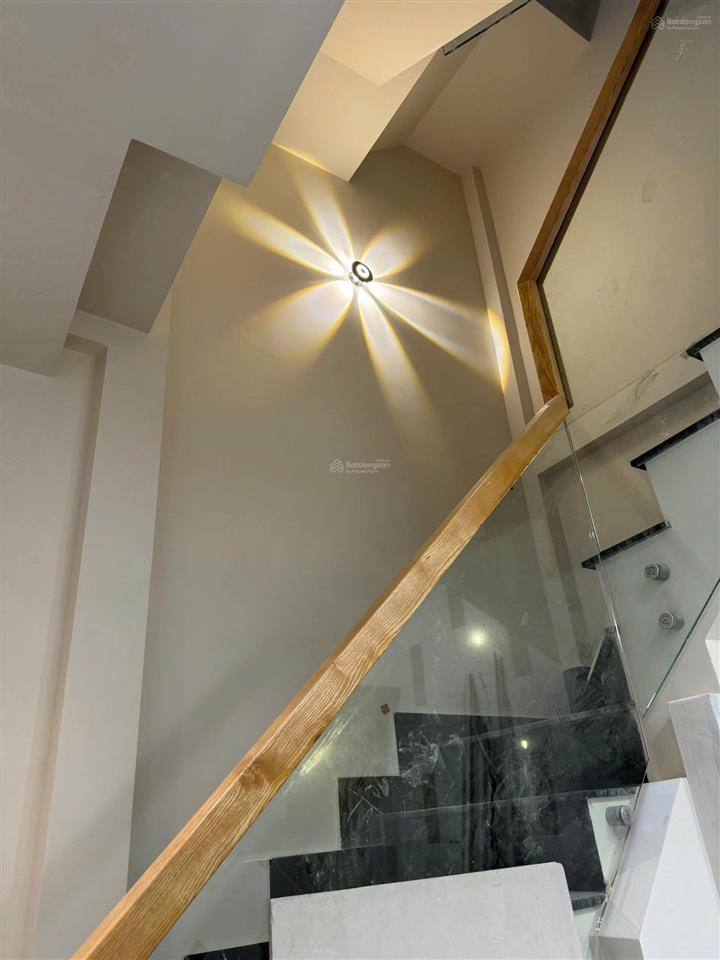 Bán nhà mới đẹp q3, hẻm 4m nguyễn đình chiểu, 32m², 3 lầu, 8.5 tỷ thương lượng