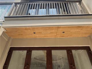 Bán nhà mới đẹp q3, hẻm 4m nguyễn đình chiểu, 32m², 3 lầu, 8.5 tỷ thương lượng
