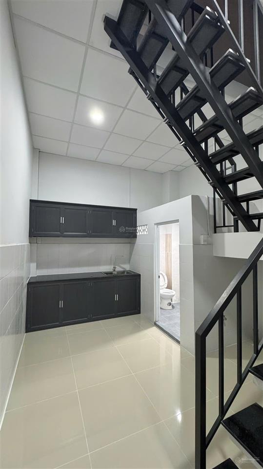 Cho thuê nhà 344/2, nguyễn duy dương, dt 4.6m*12.5m. 43.2 m2. gía 15 triệu/tháng tl