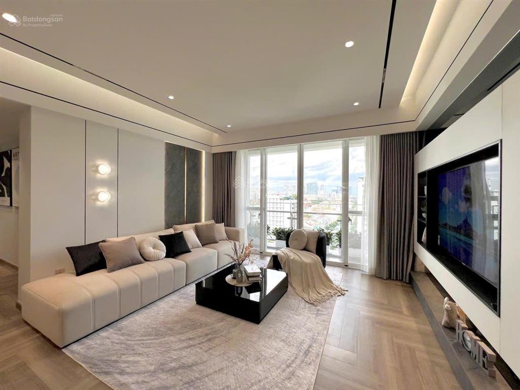 Bán căn hộ đẹp, nội thất mới, dt 123m2, 3pn2wc, căn góc, view công viên, sẵn hđt 70 triệu/tháng