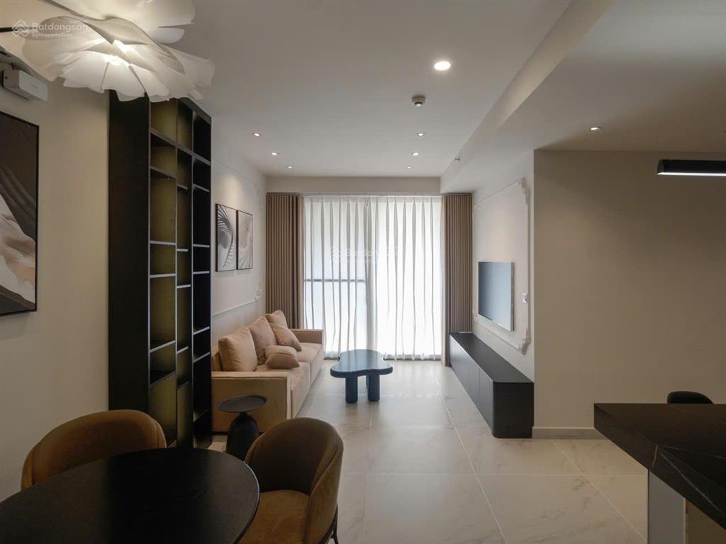 Bán căn hộ midtown nhà đẹp, nội thất mới, dt 81m2, 2pn, có ô xe hầm, giá tốt , giao dịch nhanh.