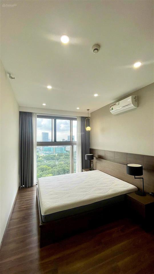 Bán căn hộ midtown, vị trí đẹp căn góc view sông, diện tích 130m2, 3pn, 3 wc. giá tốt!