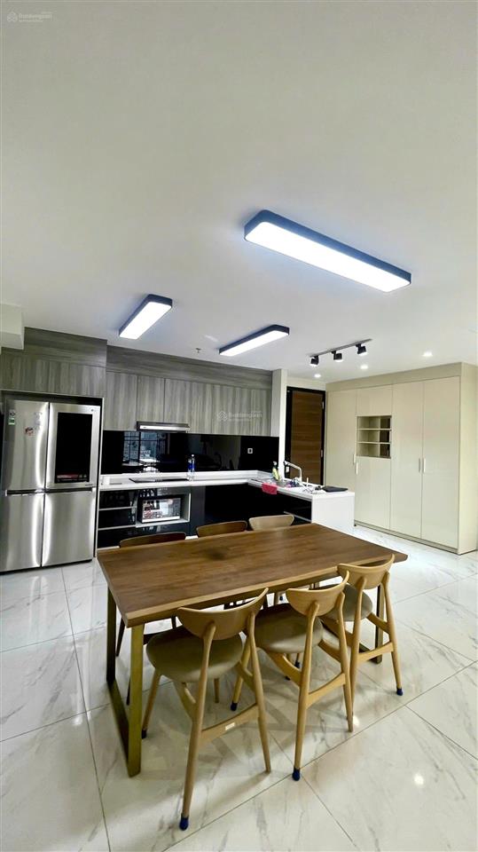 Bán căn hộ midtown, vị trí đẹp căn góc view sông, diện tích 130m2, 3pn, 3 wc. giá tốt!