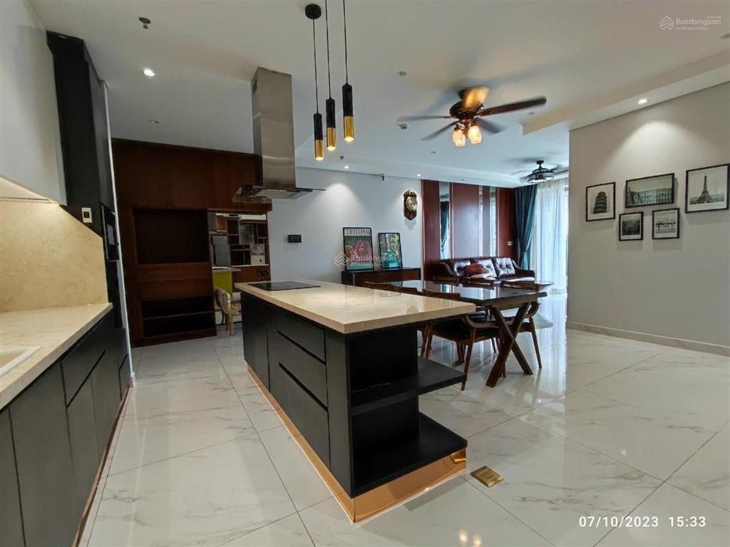 Bán căn hộ midtown, phú mỹ hưng. dt 130 m2, 3pn  3wc, full nội thất, view sông. giá đầu tư