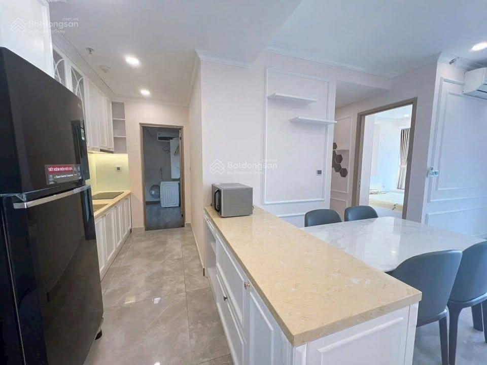 Căn hộ midtown bán giá siêu rẻ, chỉ 8,7 tỷ, dt 75m2, 2pn, 2 wc, view thoáng mát.