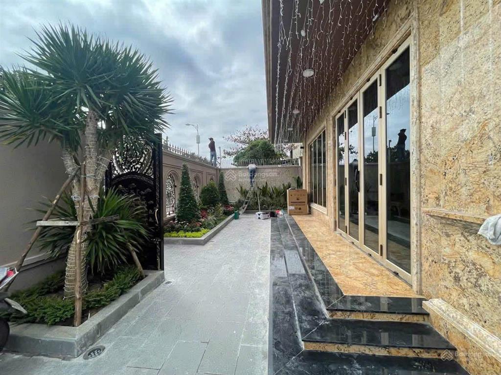 Cho thuê siêu phẩm villa mặt biển mỹ khê đường hoàng sa