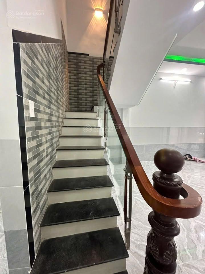 Bán nhà đẹp hẻm thông gần chợ ấp 4 gần nguyễn thị tú và trung tâm ngã 5 vĩnh lộc