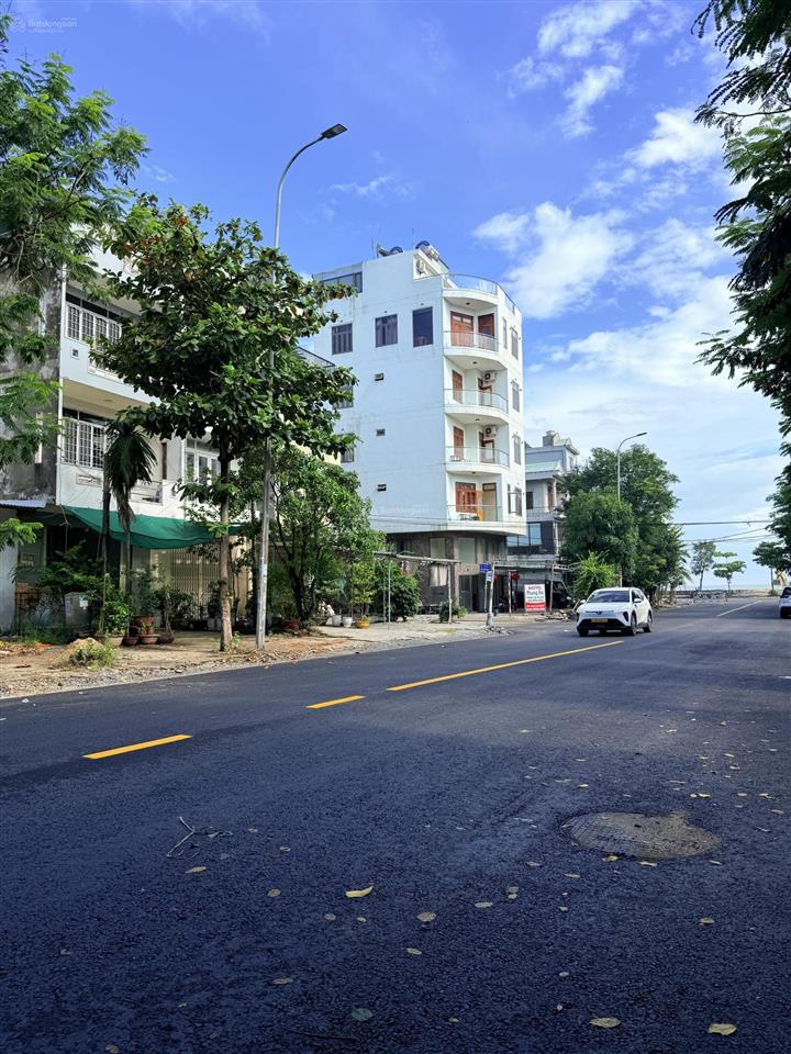Bán đất 162m2 (9,2x18m) đường phùng hưng, cách biển nguyễn tất thành 50m  giá 17 tỷ tl
