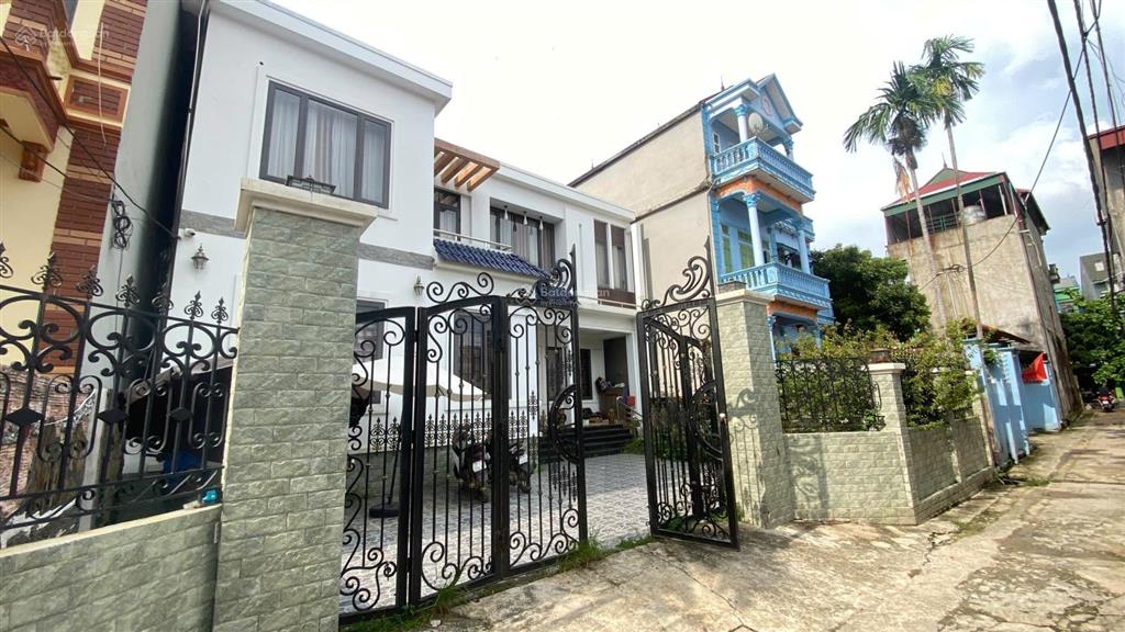 Bán đất tặng biệt thự tại phù trì, quang minh. 43tr/m2, ô tô vào tận đất, sẵn nhà và nội thất