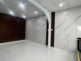Bán chung cư 42m2 tại quận 1 giá 2,35 tỷ
