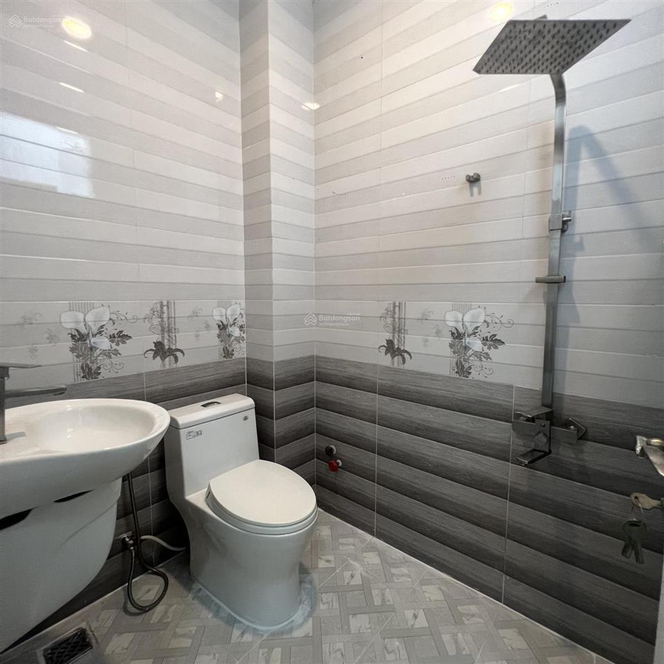 451/3 lê đức thọ, phường 16, dt 67m2 đất có 1 lầu gồm 4pn, giá 5,4 tỷ