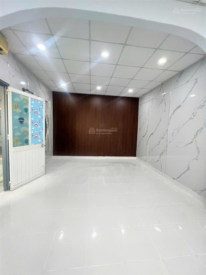 Bán chung cư 42m2 tại quận 1 giá 2,35 tỷ