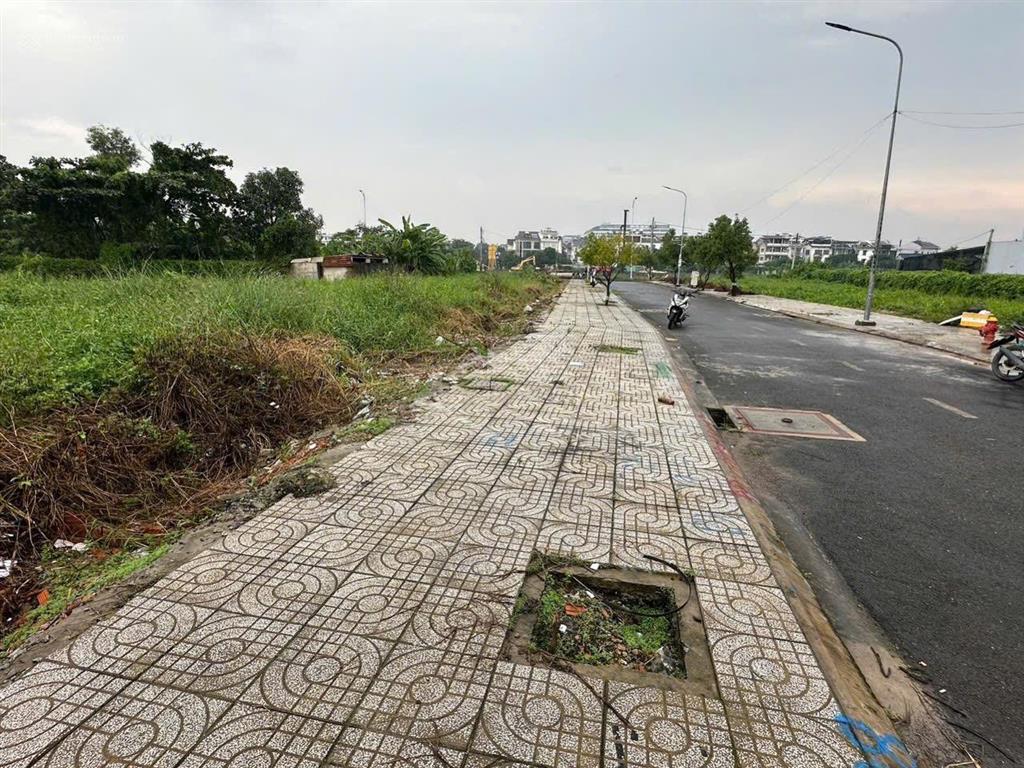 Bán 225.5m2 đất 1/ sông vàm thuật đoạn gần cầu sắt an phú đông  hồ chí minh