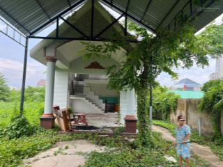 Bán đất 913m2 mặt tiền bờ kinh, tp vĩnh long giá 16,5 tỷ.  0903 652 *** phú