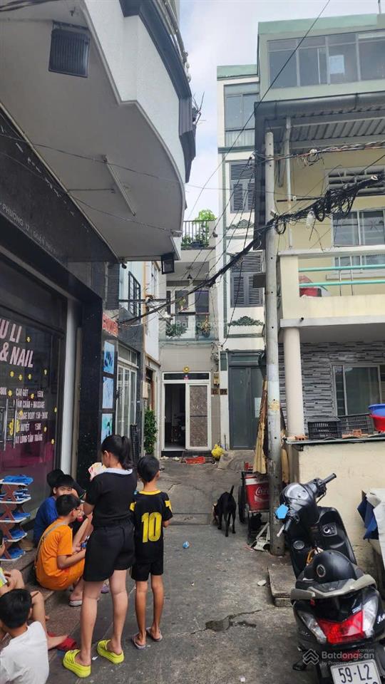 Bán nhà 3 tầng 68m2 đường cao thắng, gần chợ phú nhuận.  0903 799 ***