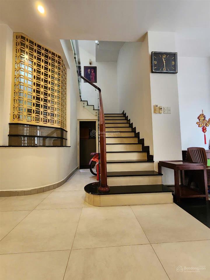 Bán nhà 3 tầng 68m2 đường cao thắng, gần chợ phú nhuận.  0903 799 ***