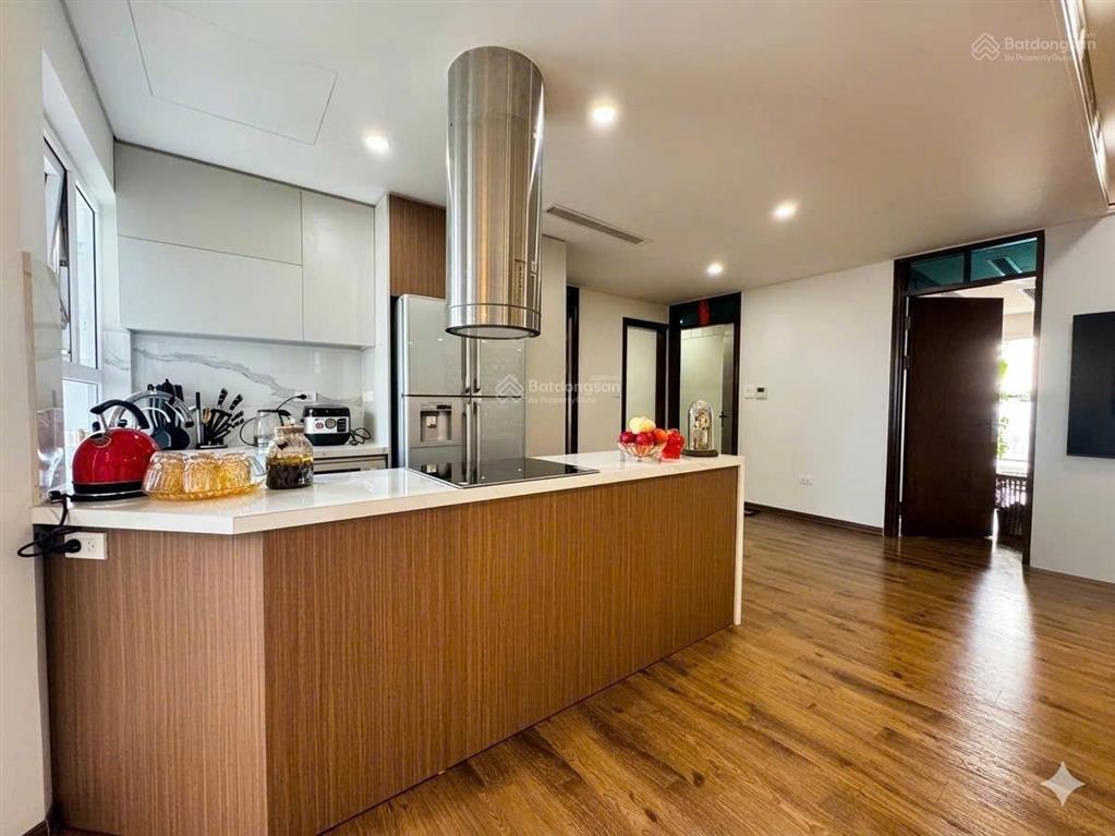 Căn góc 3 mặt thoáng  3pn (1 master) golden palace mt  view pháo hoa mỹ đình  nội thất đẳng cấp