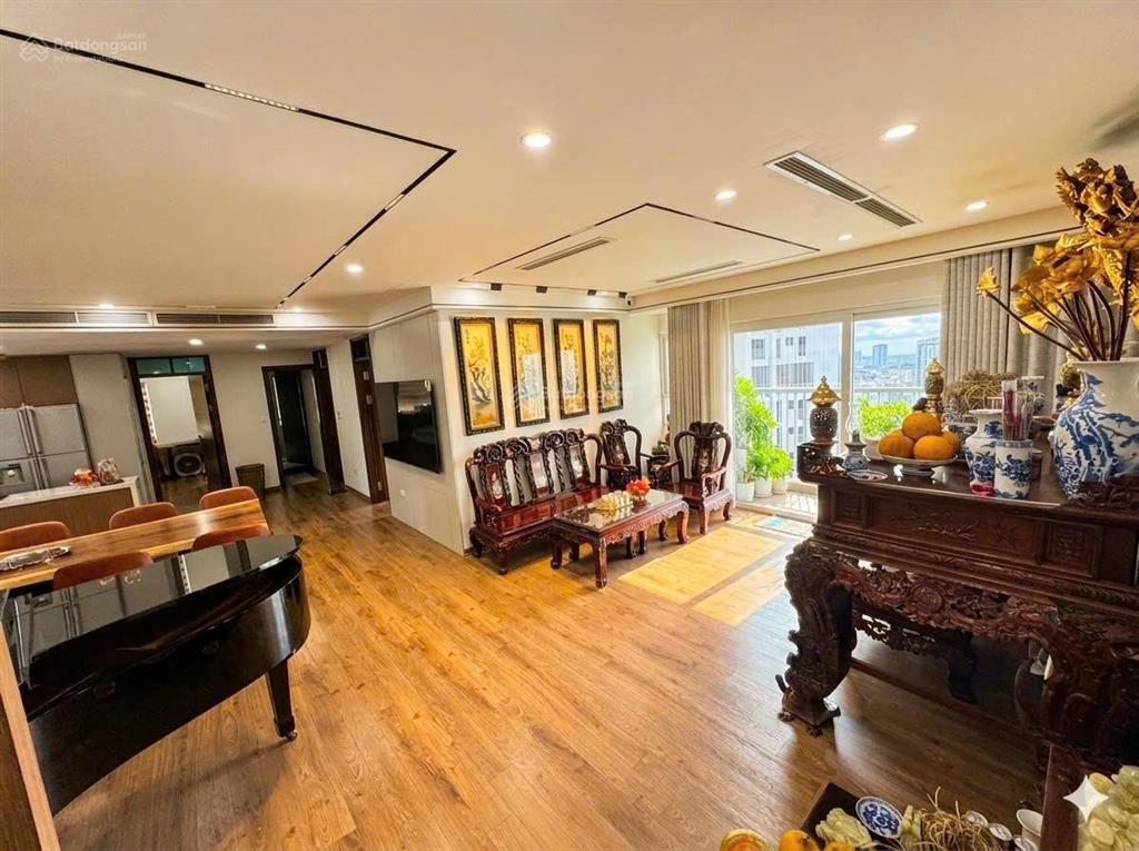 Căn góc 3 mặt thoáng  3pn (1 master) golden palace mt  view pháo hoa mỹ đình  nội thất đẳng cấp