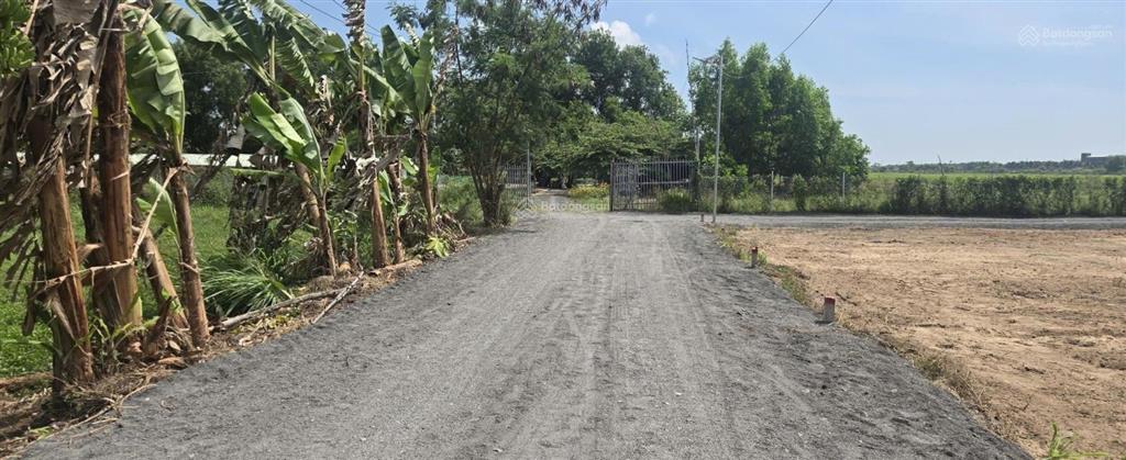 106m2 đất ở, gần biển giá chỉ 700tr, sổ đỏ công chứng ngay
