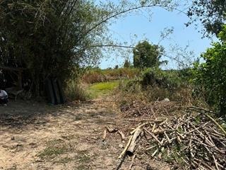 Gần 1 sào đất sân bay lộc an, cách biển 5.6km có suối cặp hông rất mát mẻ, giá 1.3 tỷ