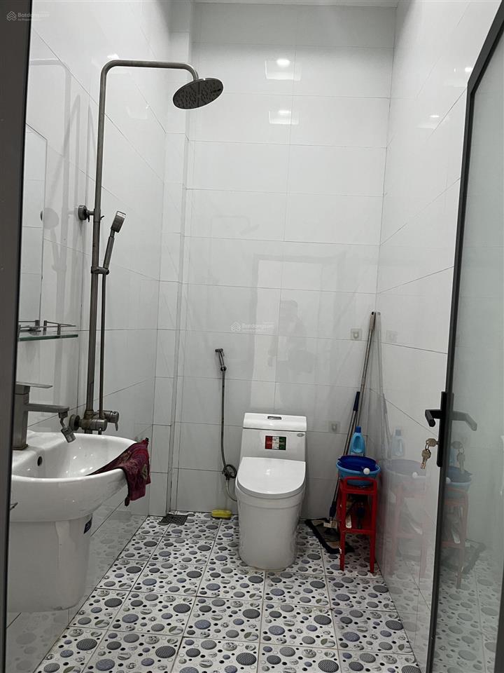 Bán nhà trệt lầu hoàn công, 3 phòng ngủ dán gạch full tường, dọn vô ở ngay, cách chợ cái răng 450m