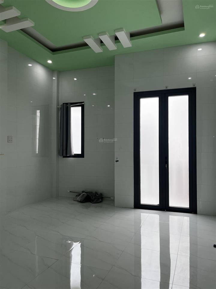 Bán nhà trệt lầu hoàn công, 3 phòng ngủ dán gạch full tường, dọn vô ở ngay, cách chợ cái răng 450m