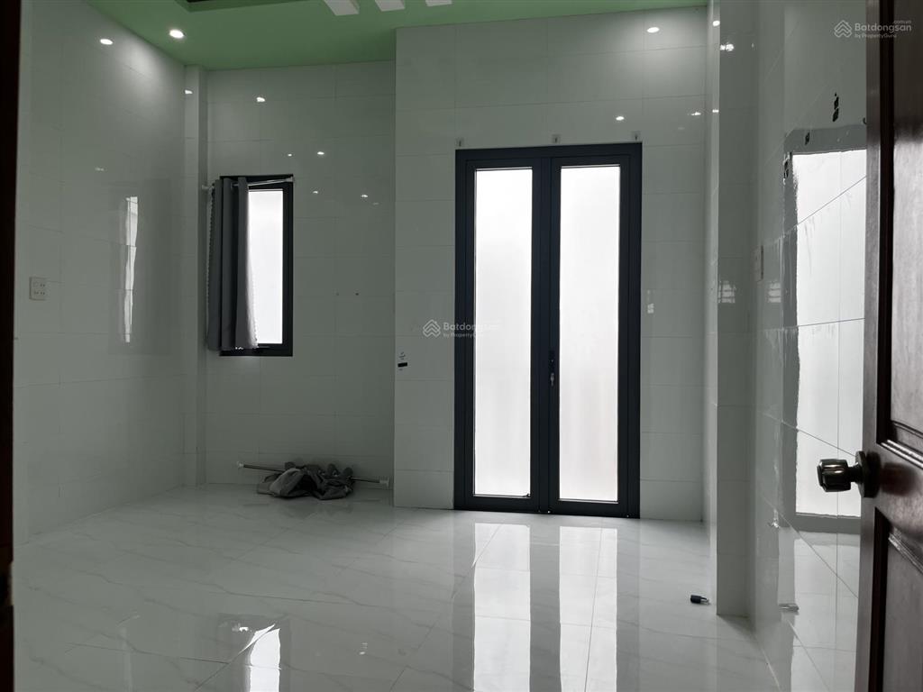 Bán nhà trệt lầu hoàn công, 3 phòng ngủ dán gạch full tường, dọn vô ở ngay, cách chợ cái răng 450m
