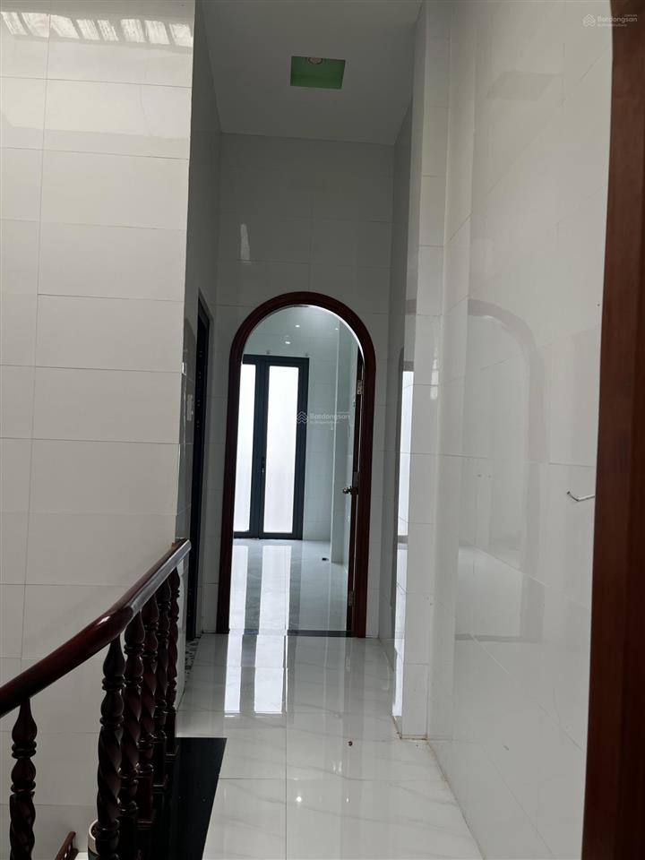 Bán nhà trệt lầu hoàn công, 3 phòng ngủ dán gạch full tường, dọn vô ở ngay, cách chợ cái răng 450m