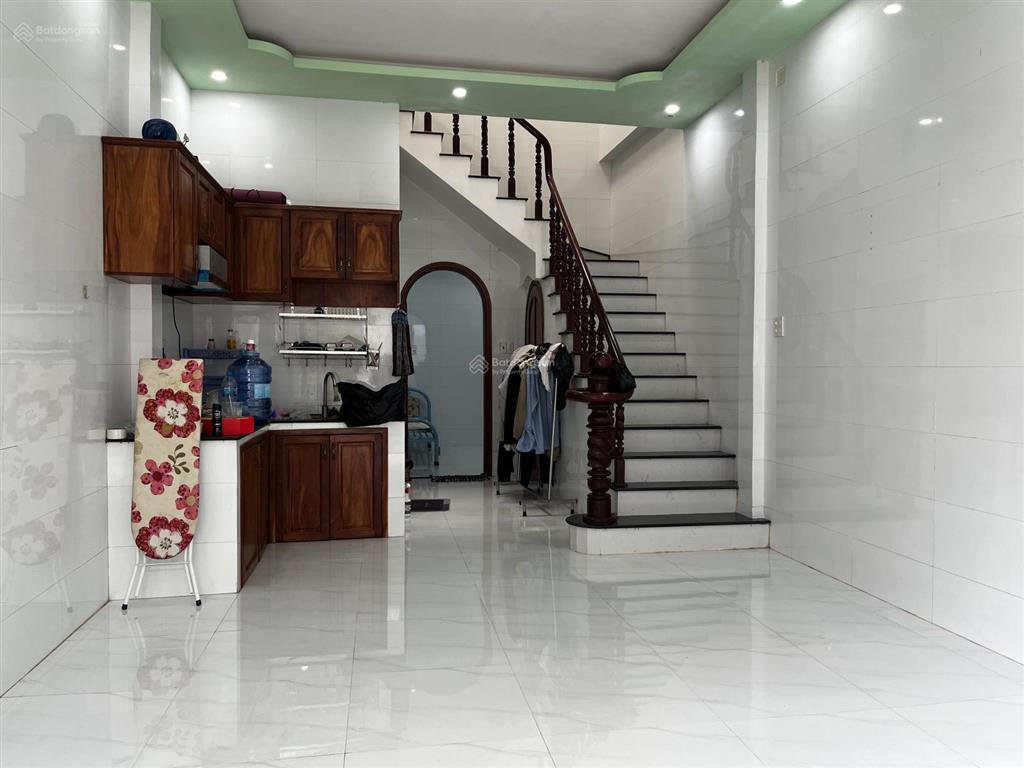 Bán nhà trệt lầu hoàn công, 3 phòng ngủ dán gạch full tường, dọn vô ở ngay, cách chợ cái răng 450m